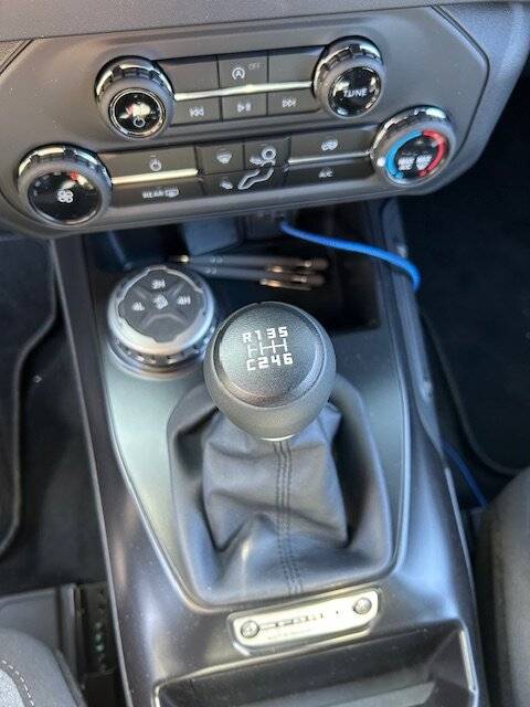 Ford Bronco New 2025 base black ball