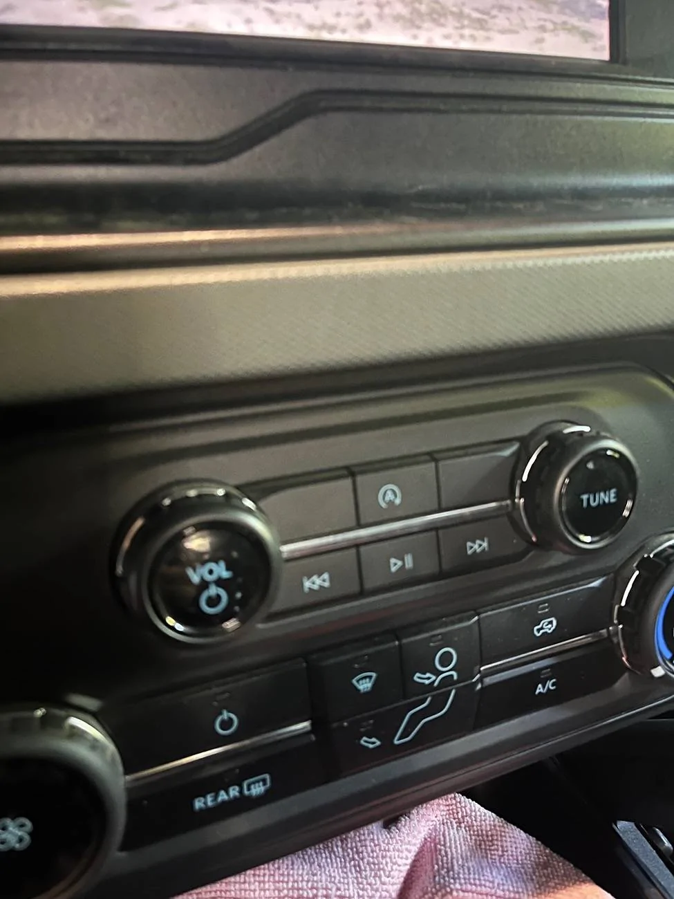 Ford Bronco Turning Off Infotainment Screen by Default ? IMG_2493