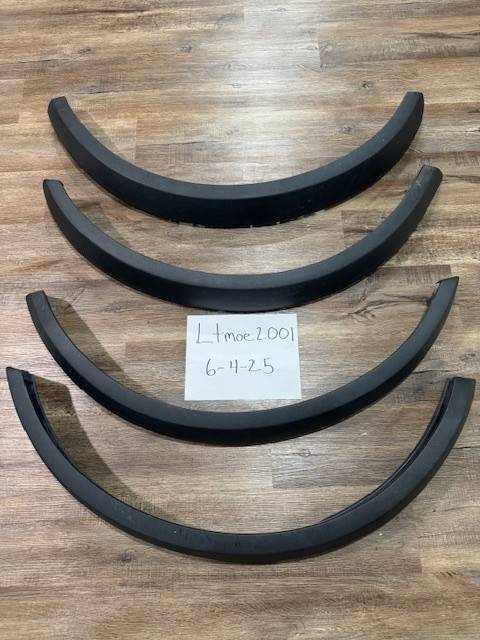 Ford Bronco Fender Flares: Non-Sas fenders 1