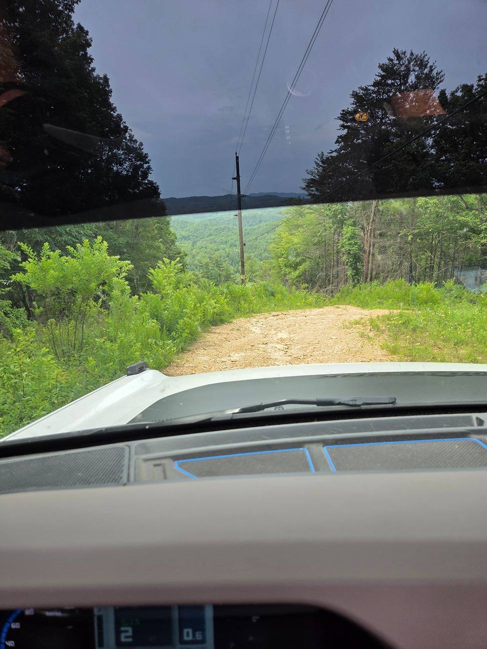 Ford Bronco 3 wheeling in the wildtrak. 1000006868