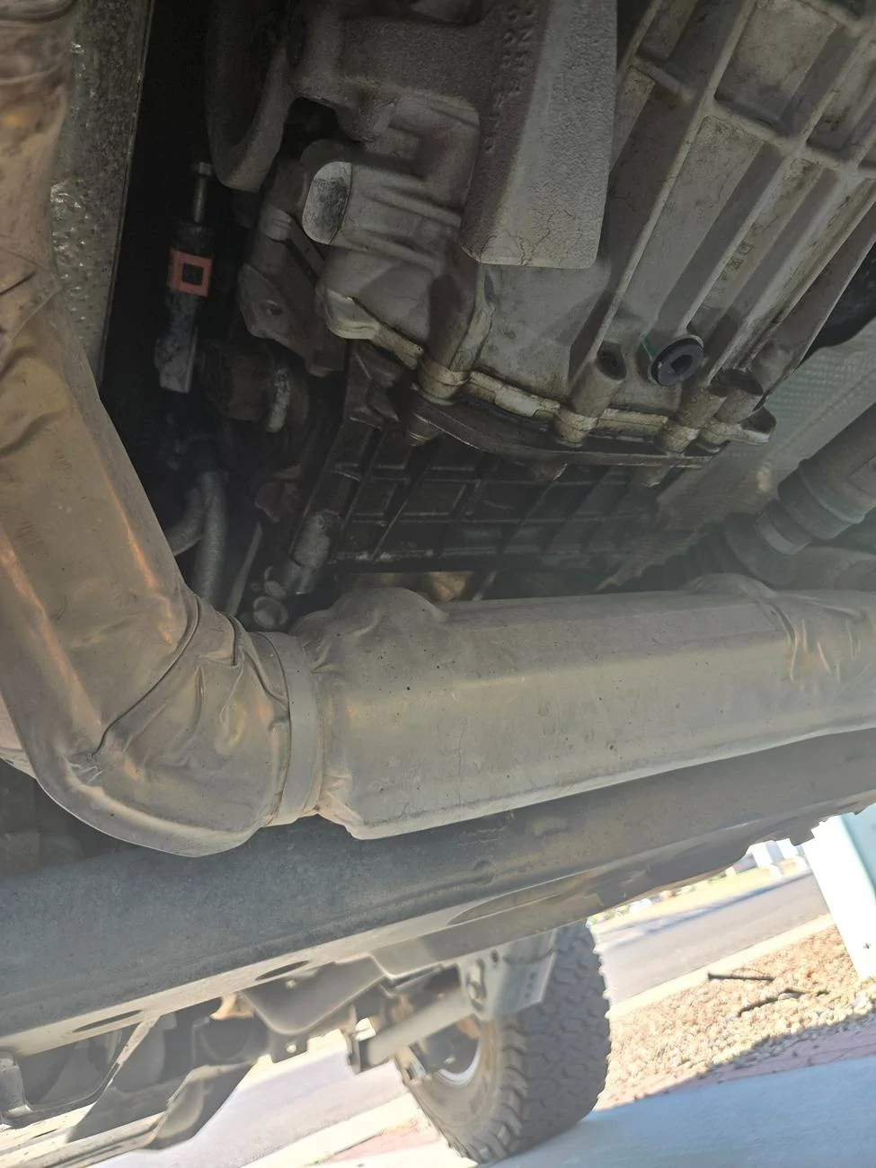 Ford Bronco Leaking manual trans, section between trans and transfercase 20250608_072531