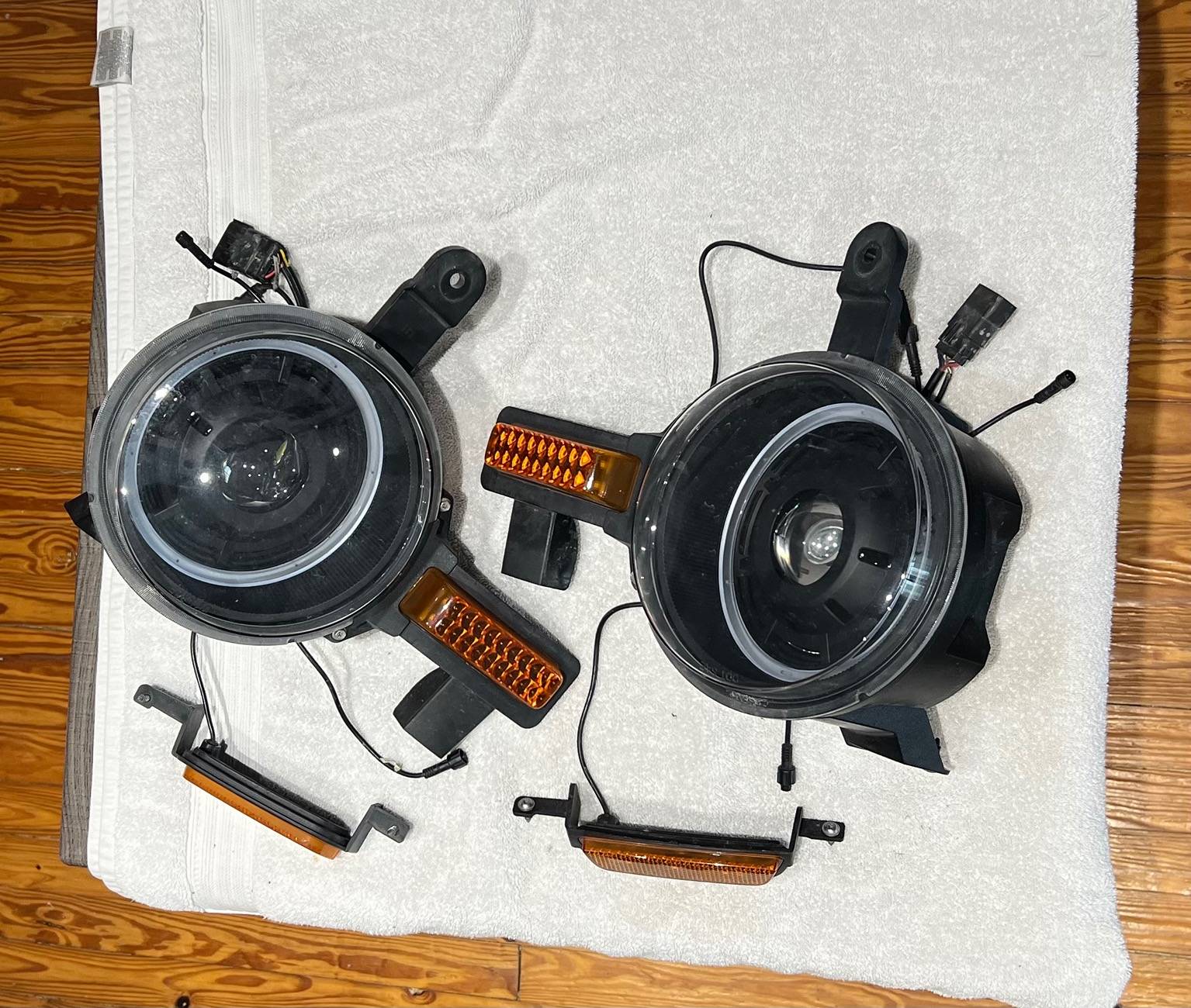 Ford Bronco Aftermarket retro headlight / taillight recommendations IMG_4781