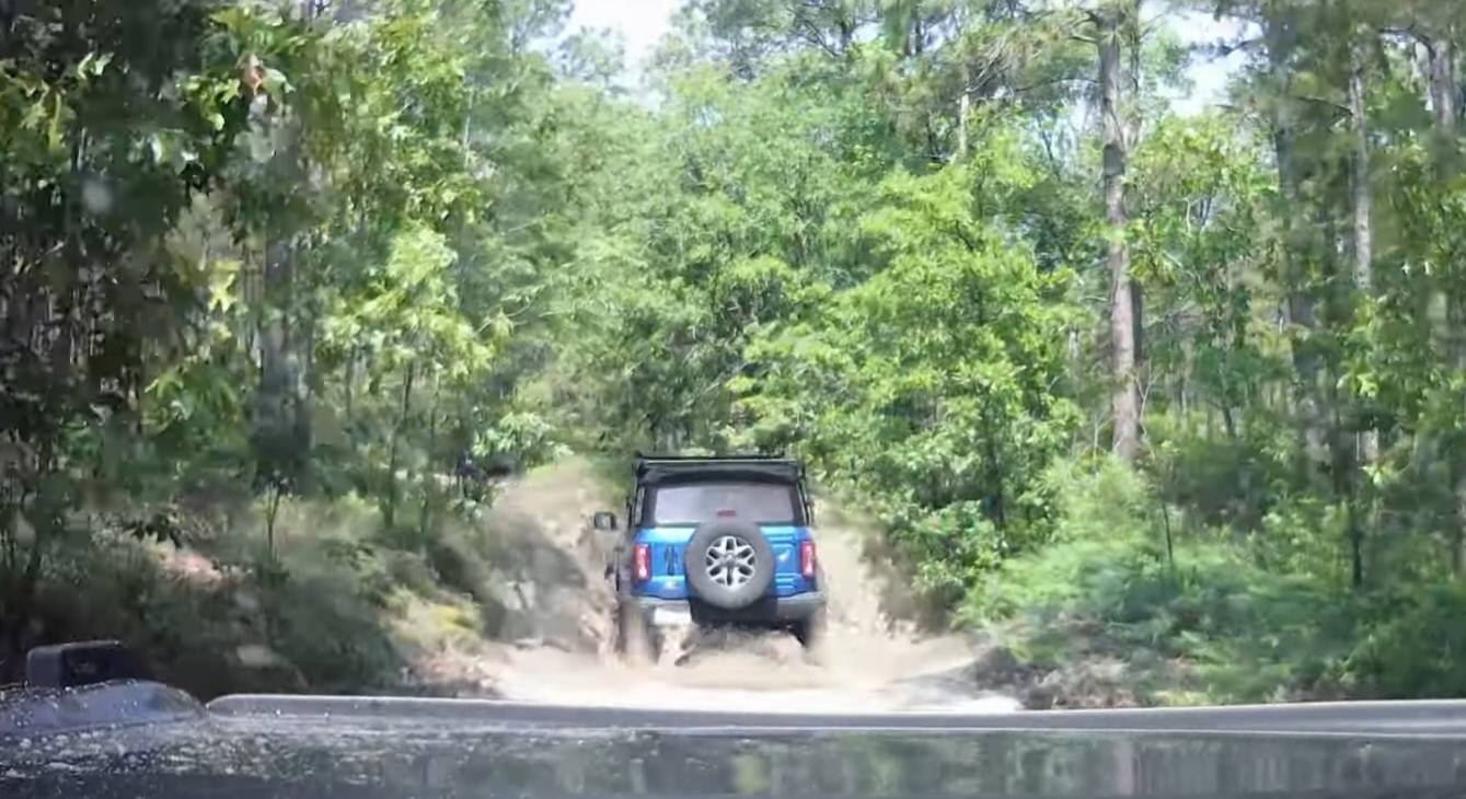 Ford Bronco Bronco at the watering hole Screenshot_20250609_111051_YouTube