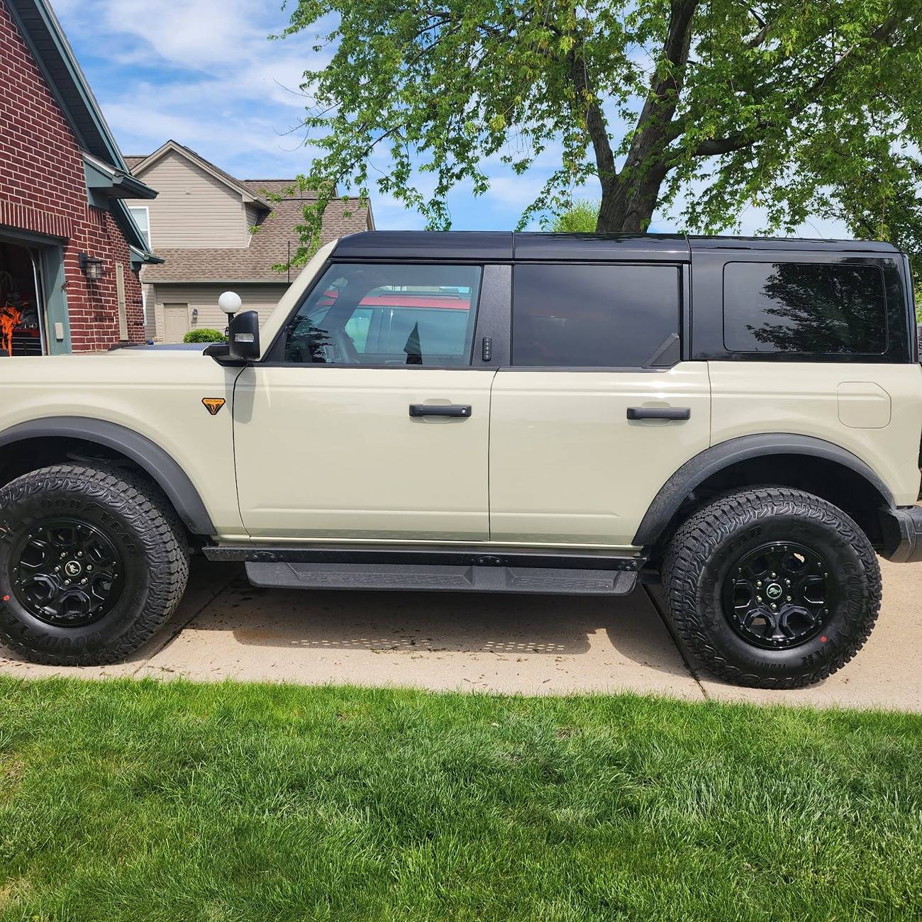 Ford Bronco 2025 Badlands Mudflaps Inquiry image000000(1)