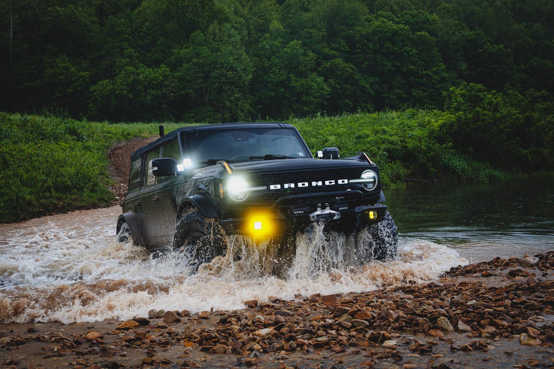 Ford Bronco Ditch light recommendations? 495514279_679931534756789_5635490379242037982_n