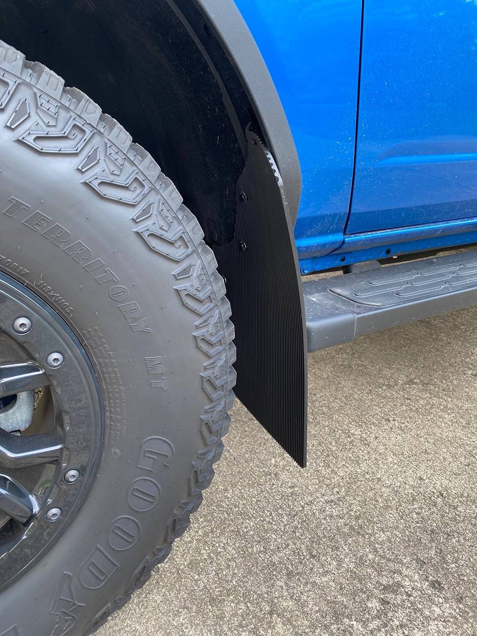 Ford Bronco 2025 tube side steps + mud flaps IMG_1371