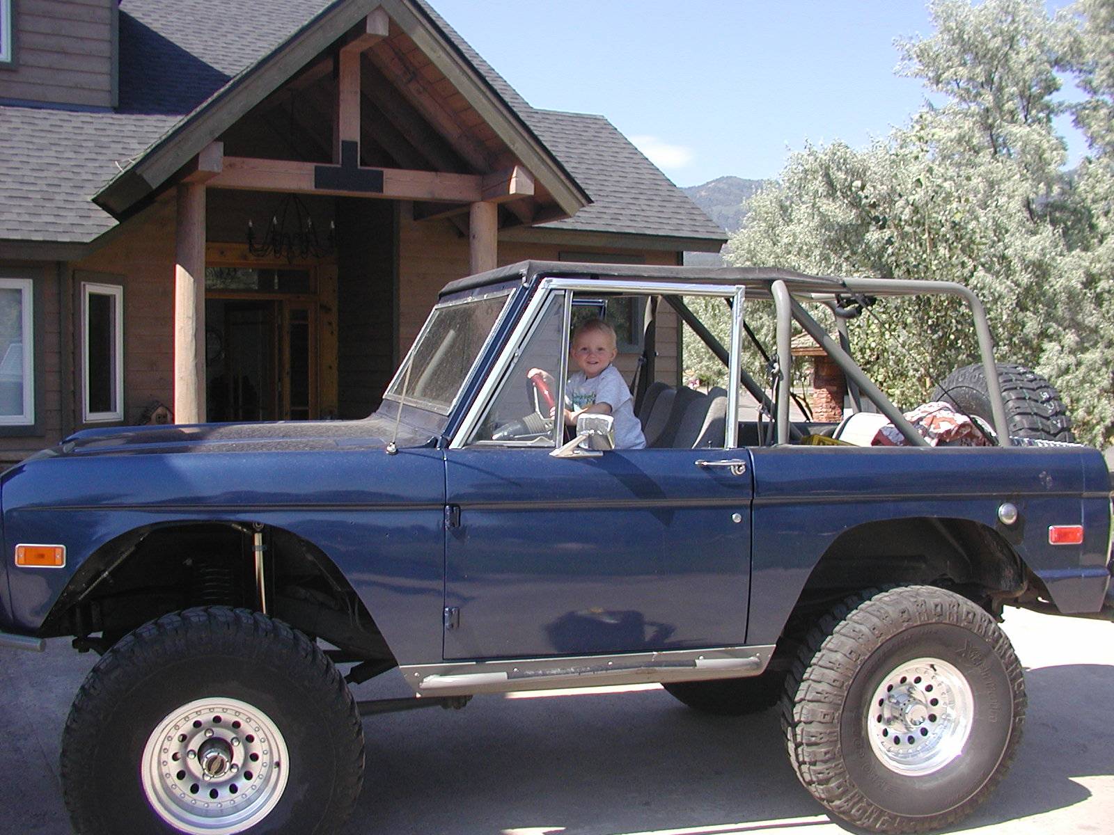 Ford Bronco Walker Evans Beadlocks on 6G Bronco? m_bronco2.JPG