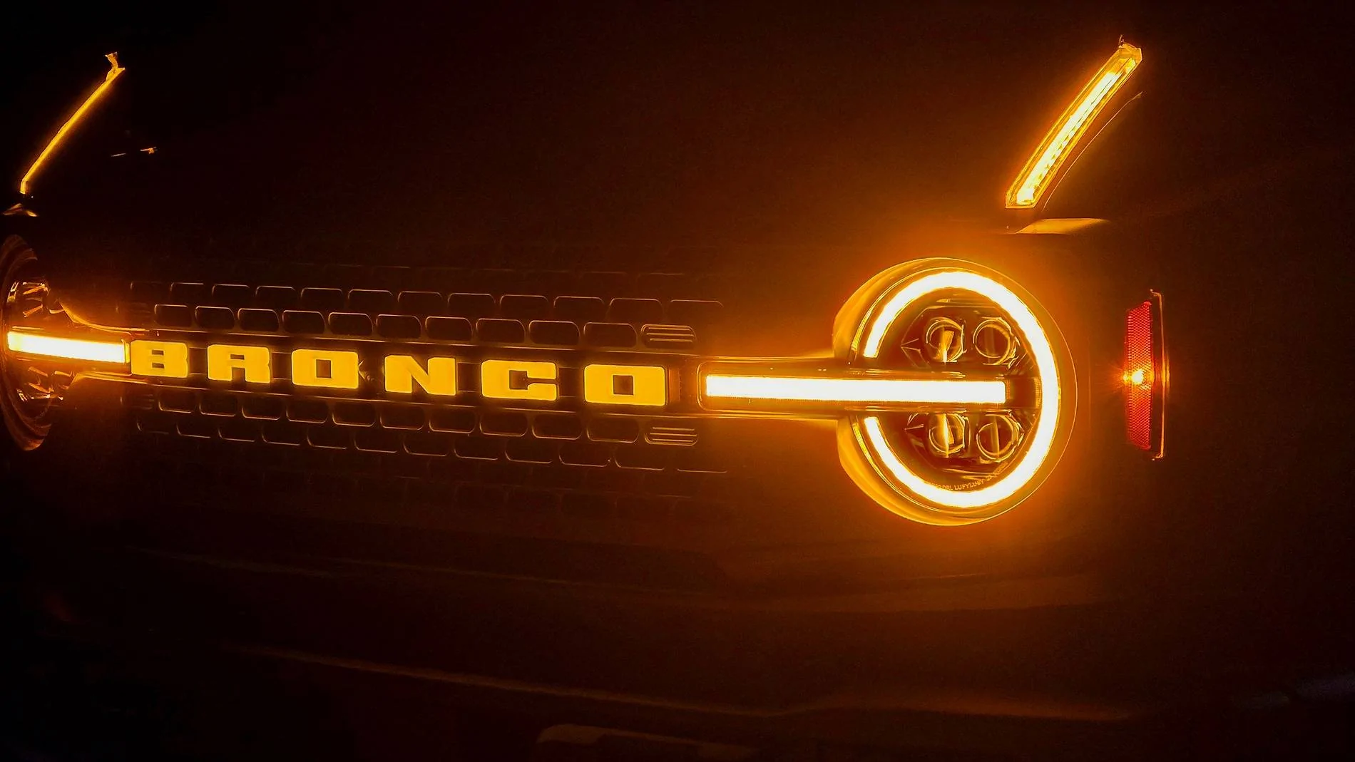 Ford Bronco Finally Installed the Putco Emblem and Form Headlights & Taillights 1000010965