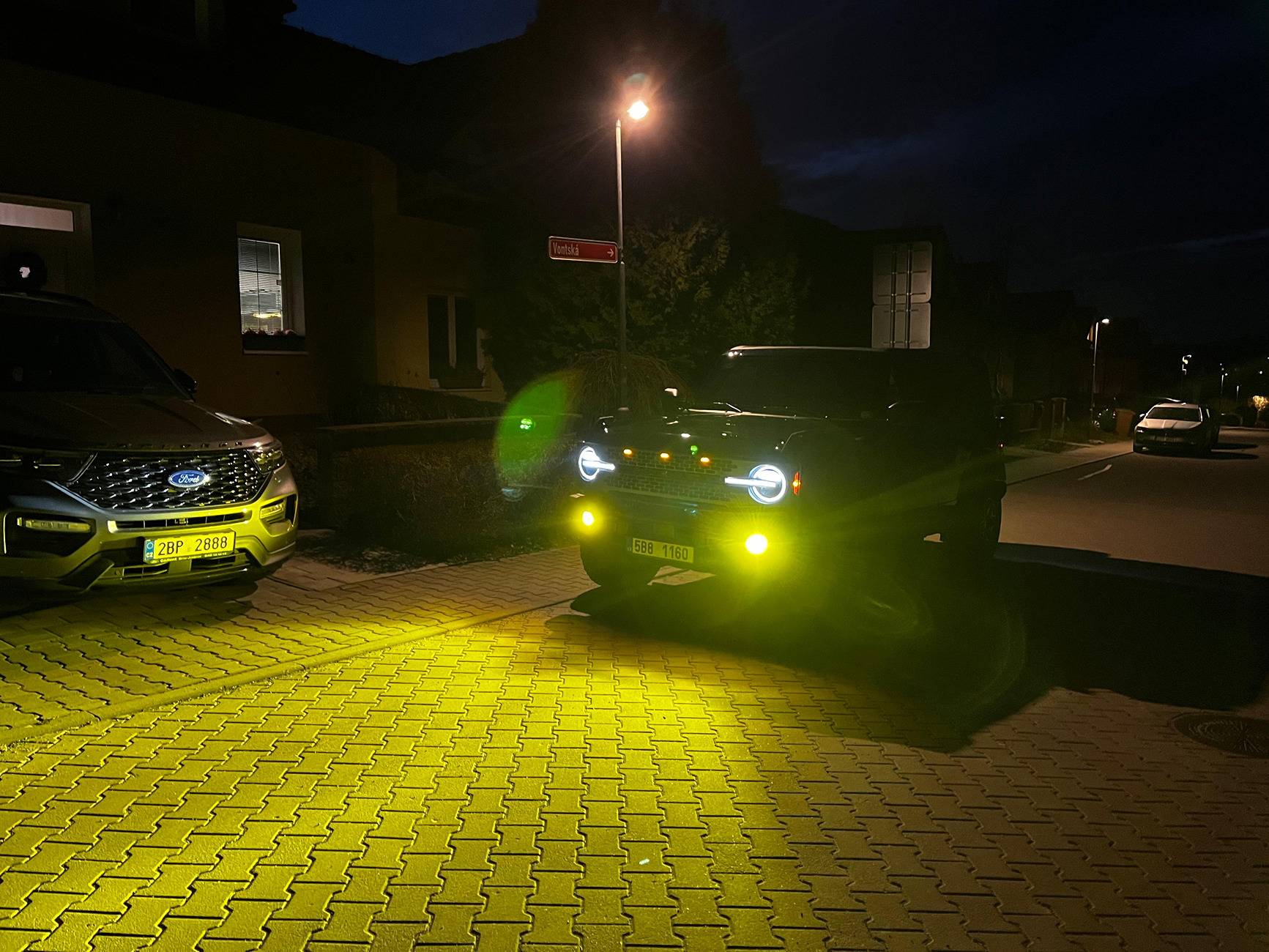 Ford Bronco Capable Bumper Foglight mount Ford Bronco 2024 with AUXBEAM COLOR PLAY SERIES 3 INCH 100W LED II