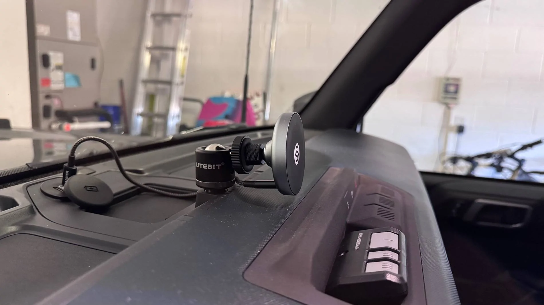 Ford Bronco iPhone MagSafe Accessory Mount With Charging Off Road Proof IMG_2520