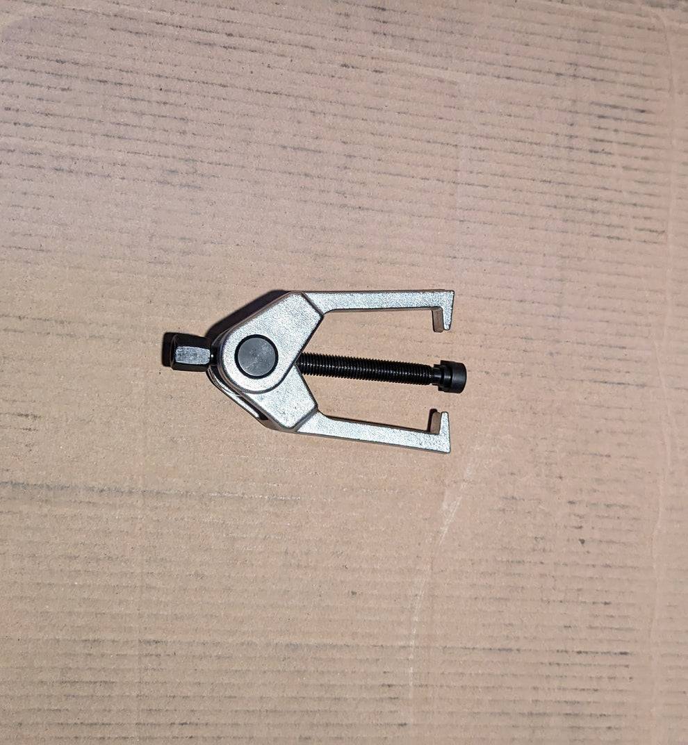 Ford Bronco DIY tie rod end recovery kit & storage solution for cargo area tool kit space PXL_20230525_015110568