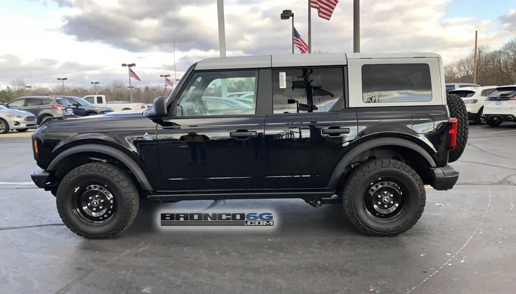 2021 Bronco Black Diamond Shadow Black Steel Wheels.jpg