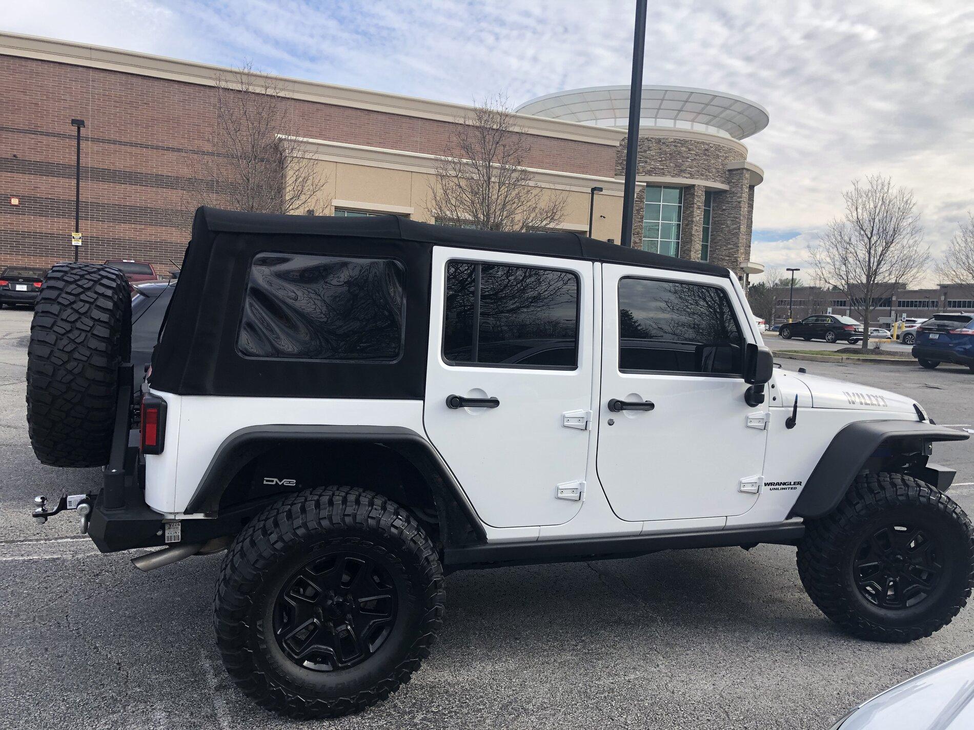 Ford Bronco Damn 35s are big IMG-4766