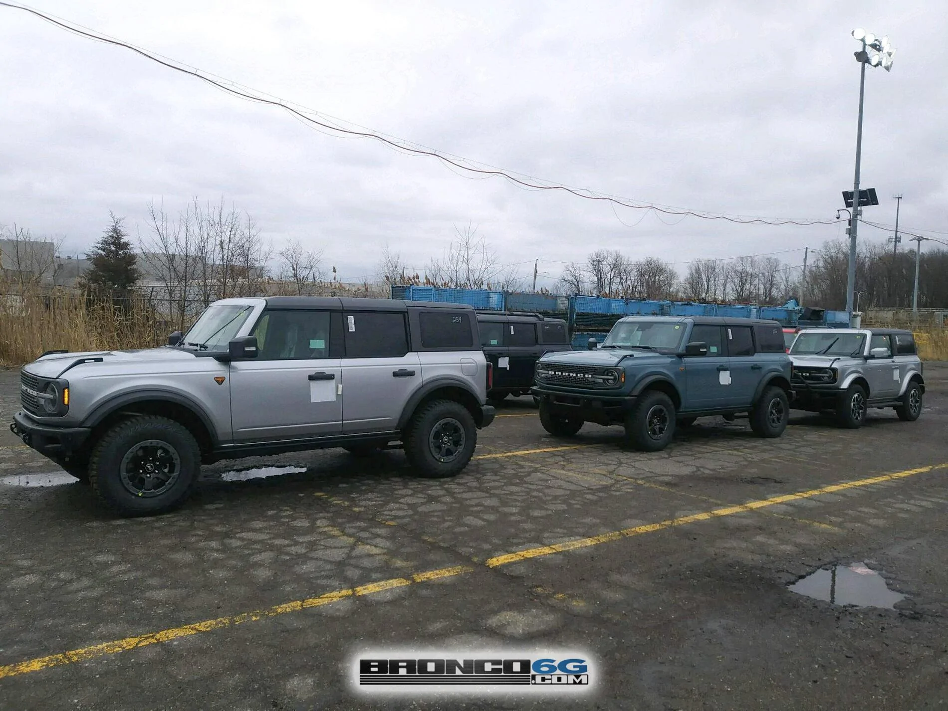 Ford Bronco Broncos in the Shipping Yard!  ⛽?? 2021 Broncos shipping yard 1