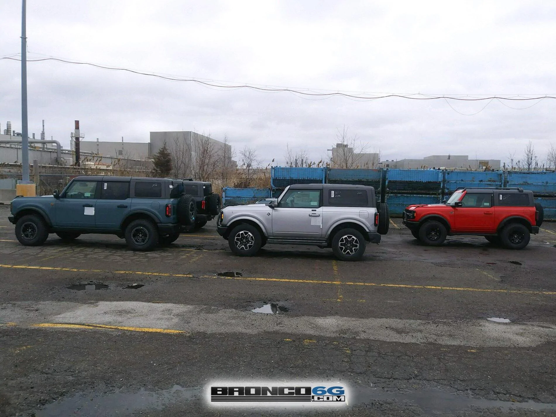 Ford Bronco Broncos in the Shipping Yard!  ⛽?? 2021 Broncos shipping yard 3