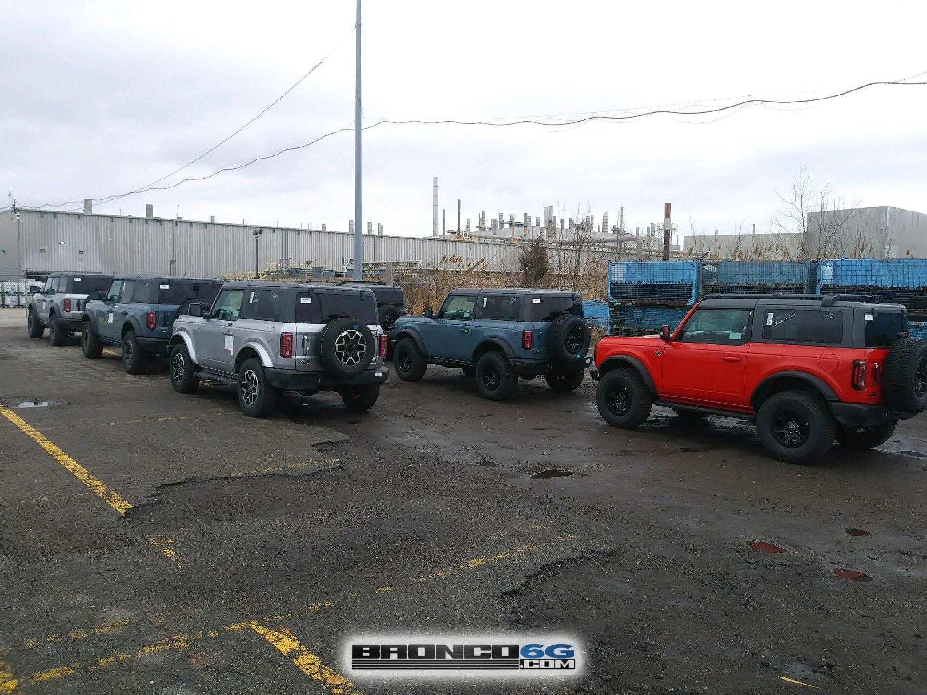 Ford Bronco Broncos in the Shipping Yard!  ⛽?? 2021 Broncos shipping yard 5