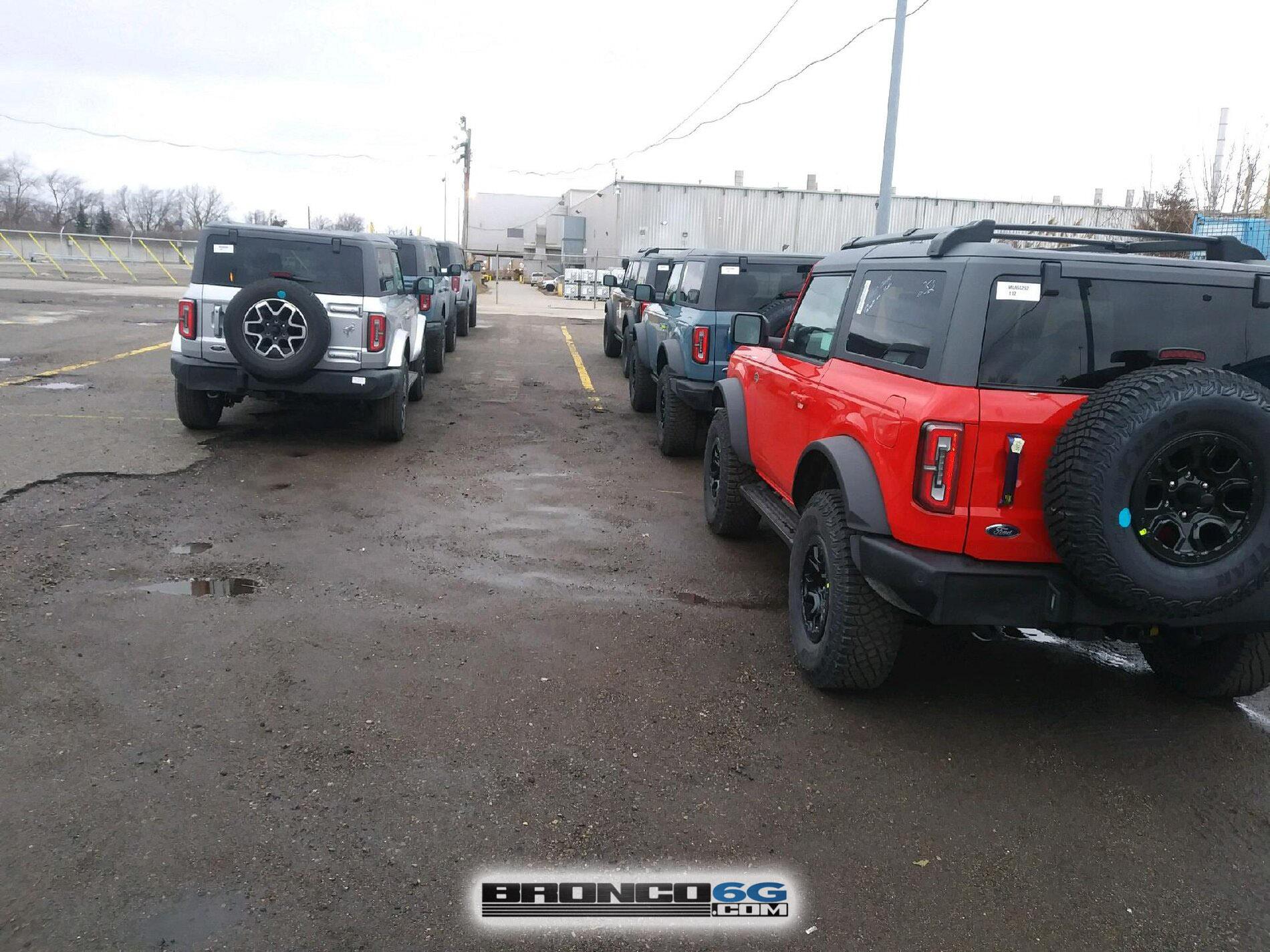 Ford Bronco Broncos in the Shipping Yard!  ⛽?? 2021 Broncos shipping yard 7
