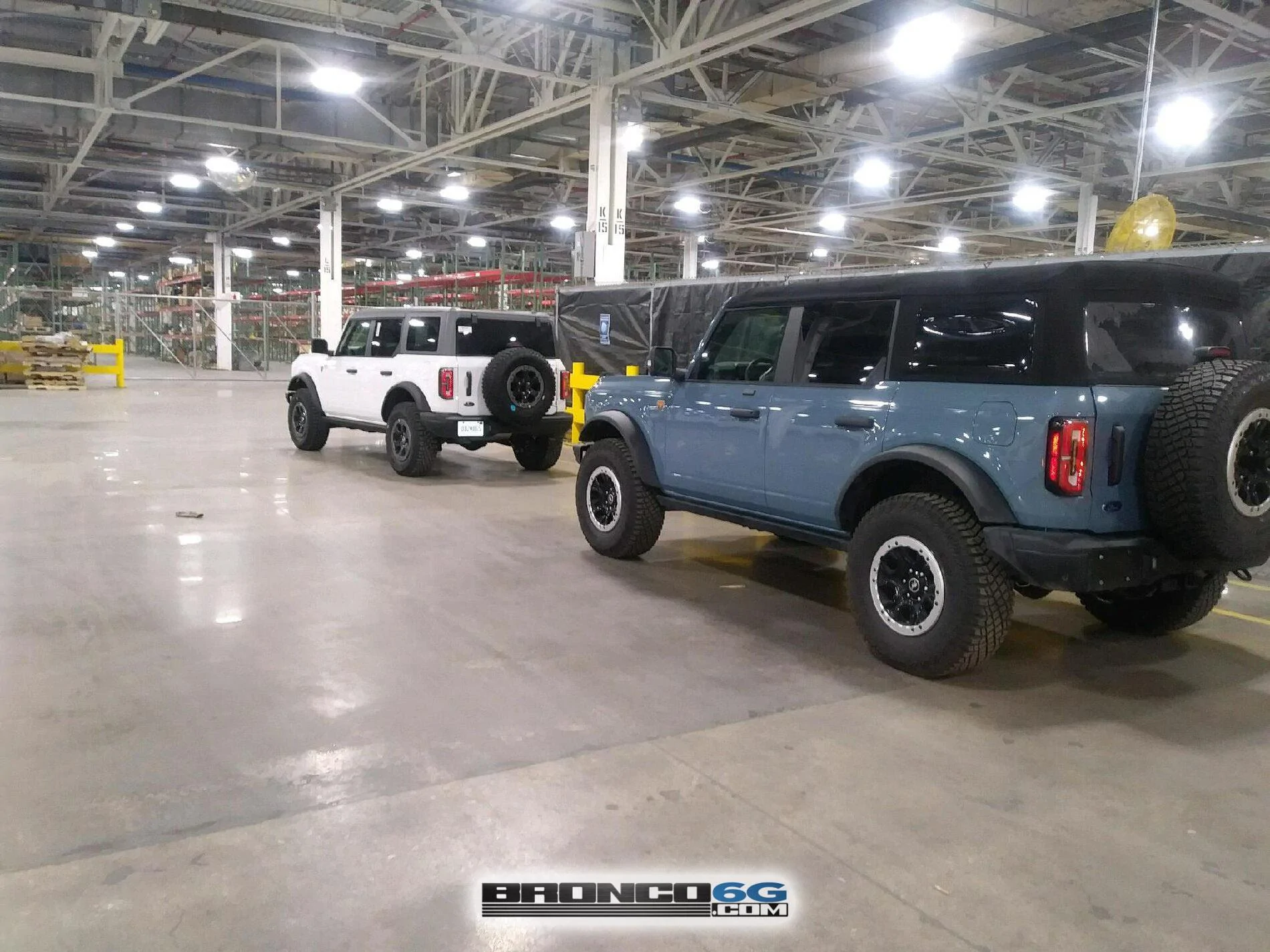 Ford Bronco Broncos in the Shipping Yard!  ⛽?? 2021 Broncos shipping yard 14