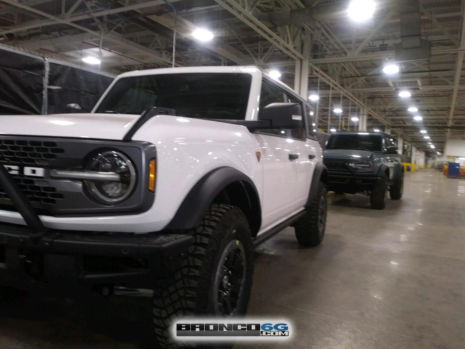 Ford Bronco Broncos in the Shipping Yard!  ⛽?? 2021 Broncos shipping yard 15