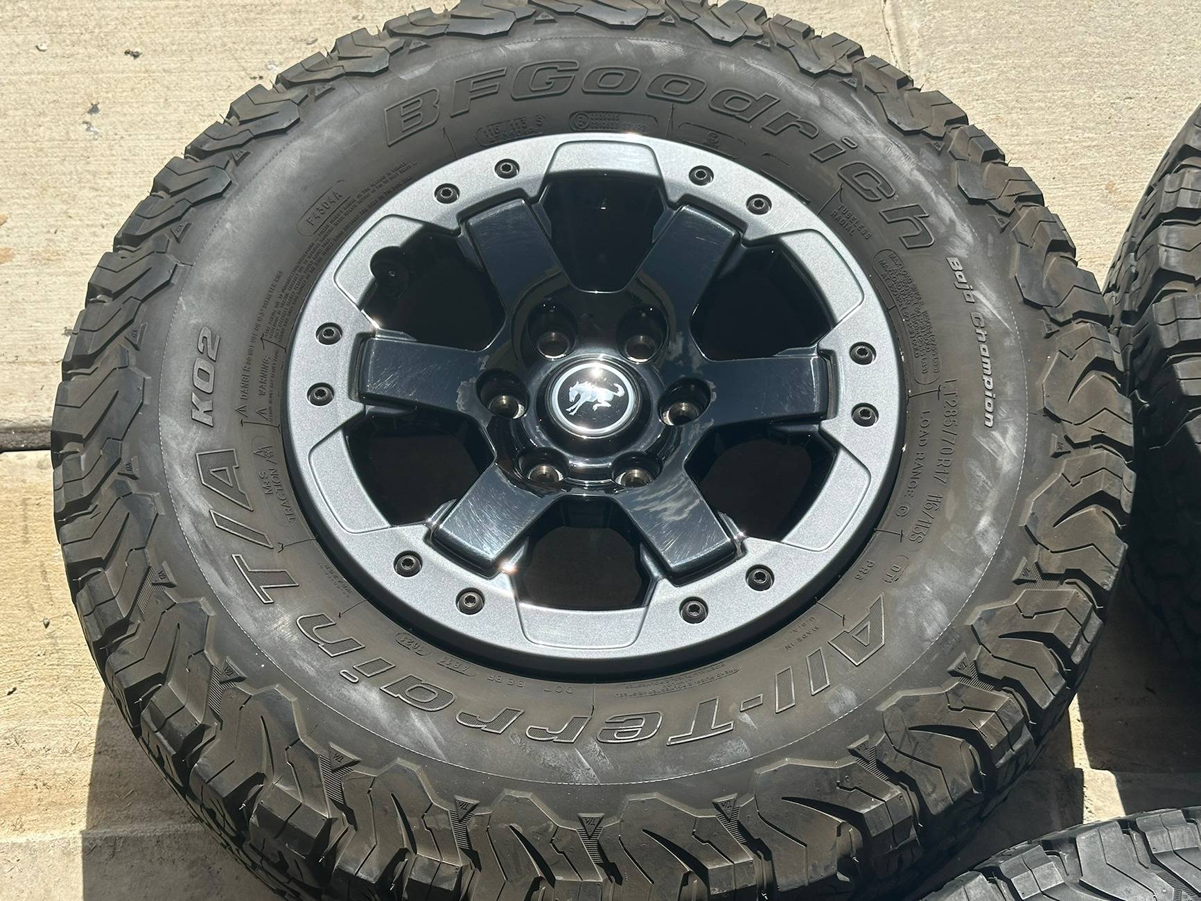 Ford Bronco 2021 Badlands Beadlock Capable Wheels and Tires IMG_0491.JPEG