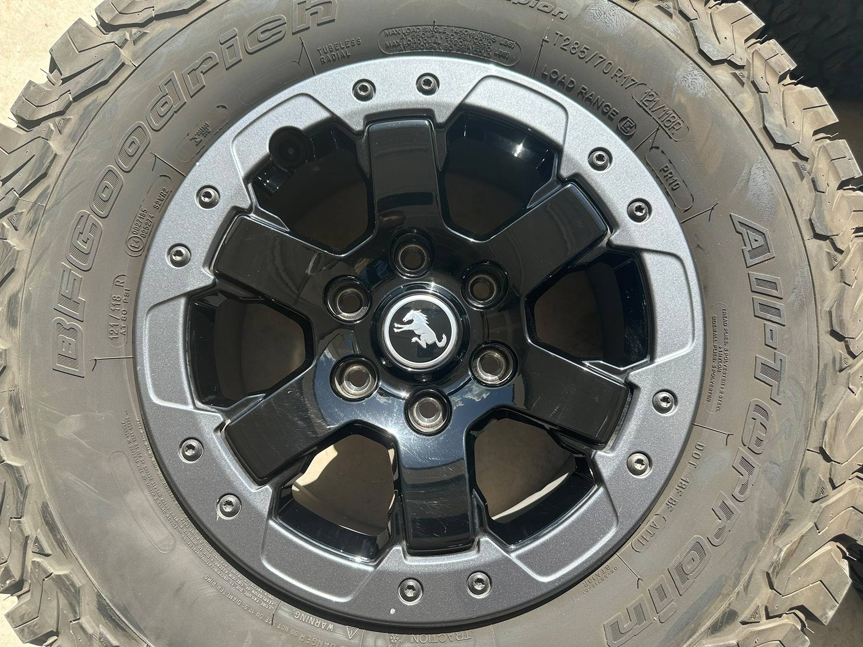 Ford Bronco 2021 Badlands Beadlock Capable Wheels and Tires IMG_0488.JPEG
