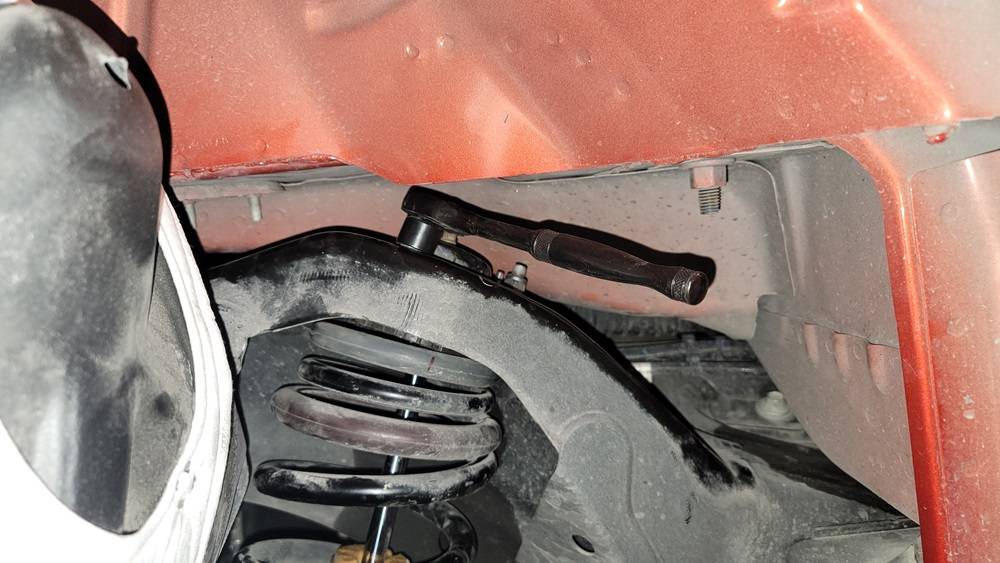 Ford Bronco My experience / tips replacing coilovers - BOTH WAYS (LCA vs. Knuckle method) 20240420_203707 25