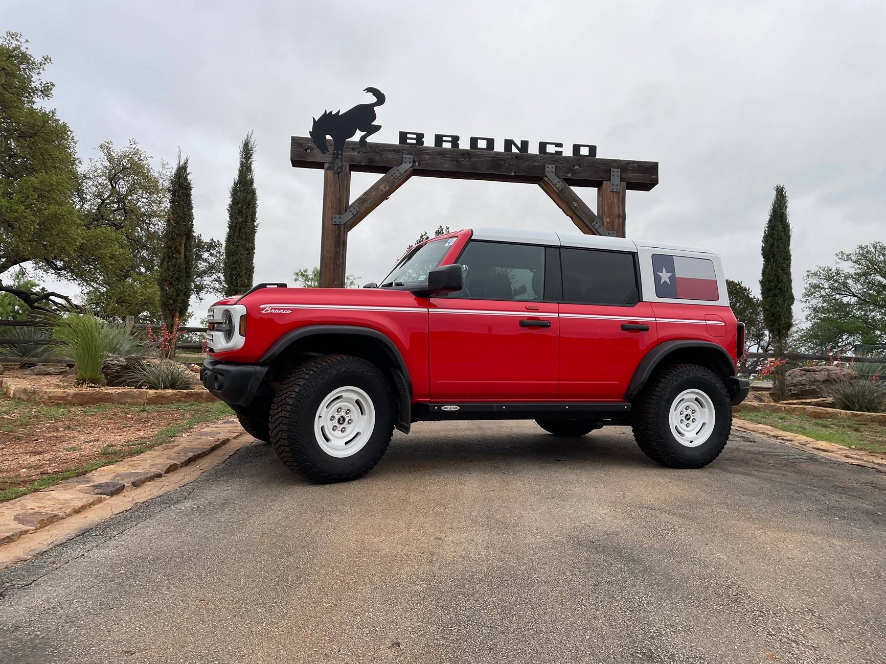 Ford Bronco Let's see the stablemates!!! IMG_4171