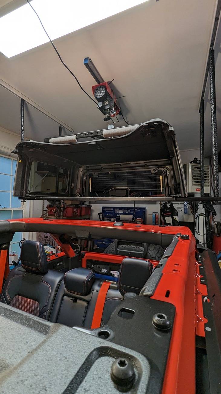 Ford Bronco DIY built a couple if things. Hardtop hoist and door panel storage. PXL_20240517_233933975