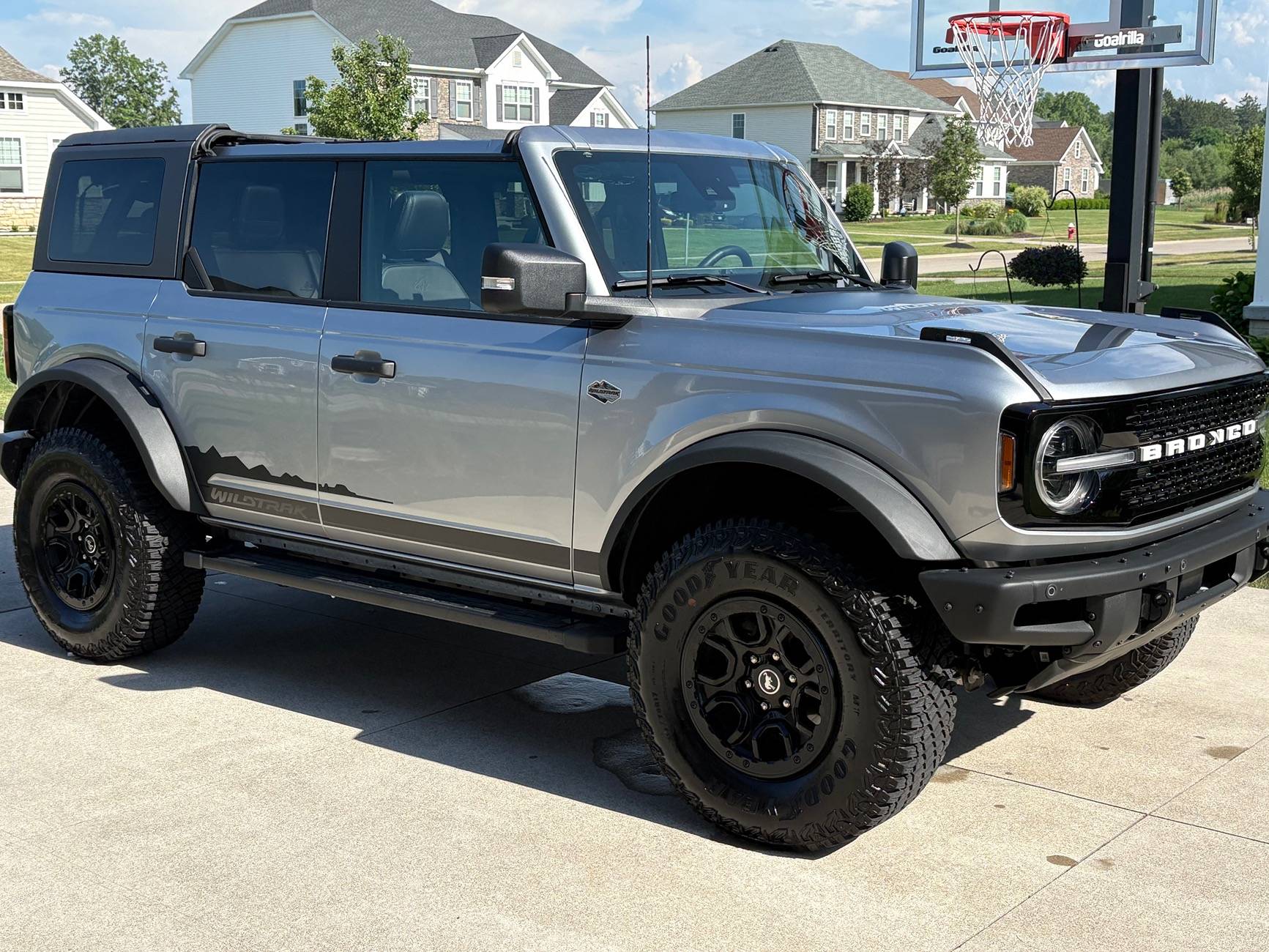Ford Bronco Recommendation for cleaning fender flares plastic IMG_0957