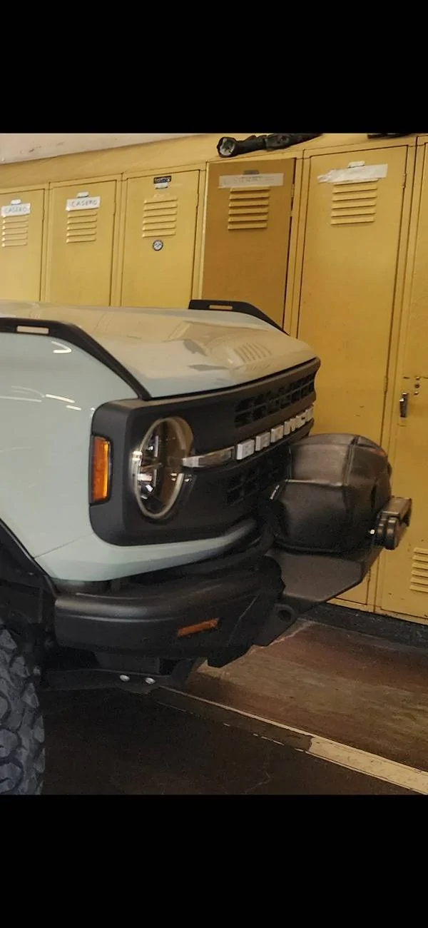 Ford Bronco 4wp front bumper and winch plate $200 Screenshot_20250625_172609_Gallery
