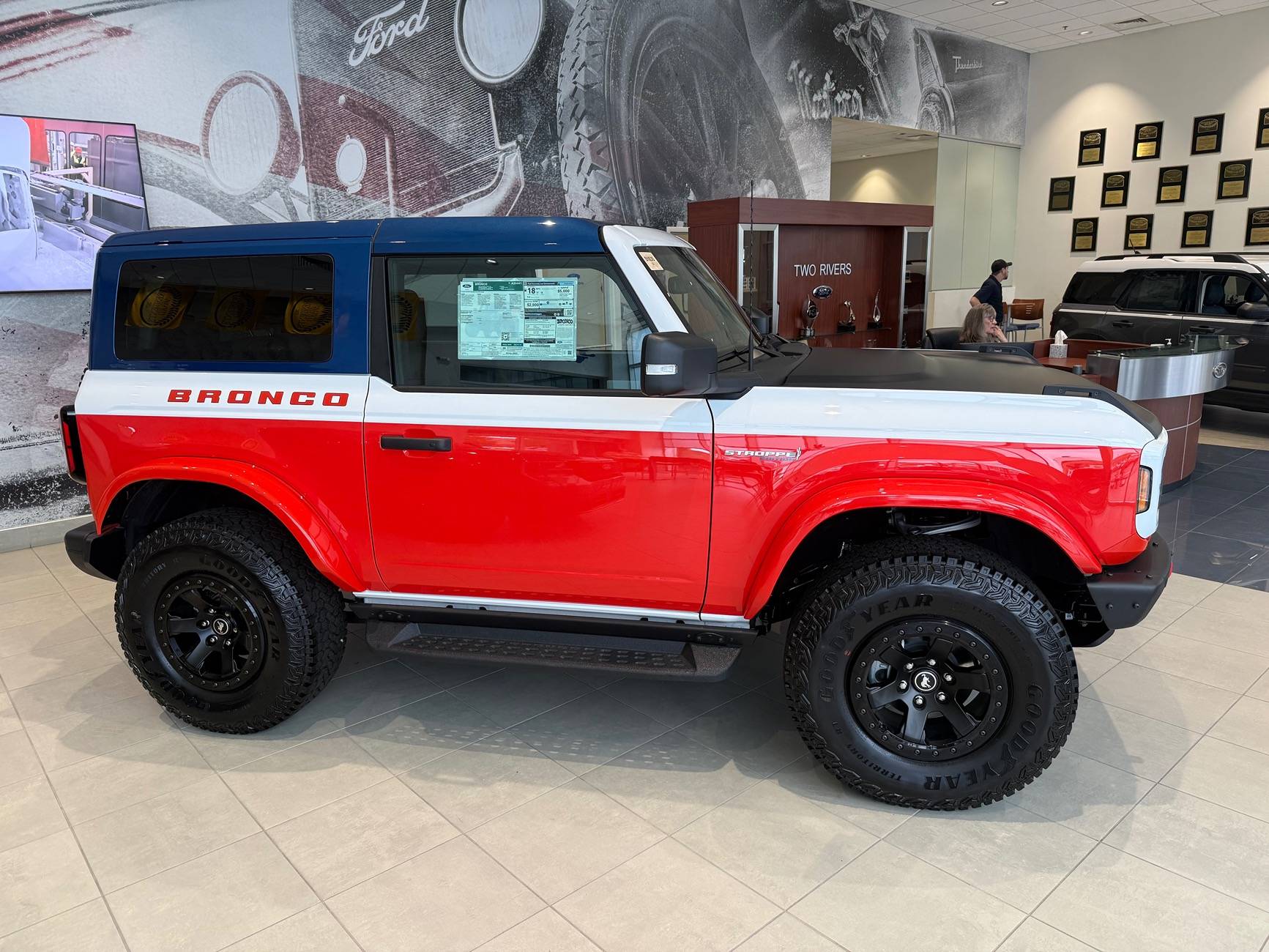 Ford Bronco Stroppe auction on Bring a Trailer IMG_1887