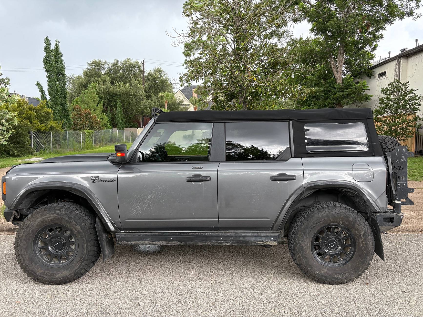 Ford Bronco Anyone installed Rough Country 1" leveling kit? IMG_1238
