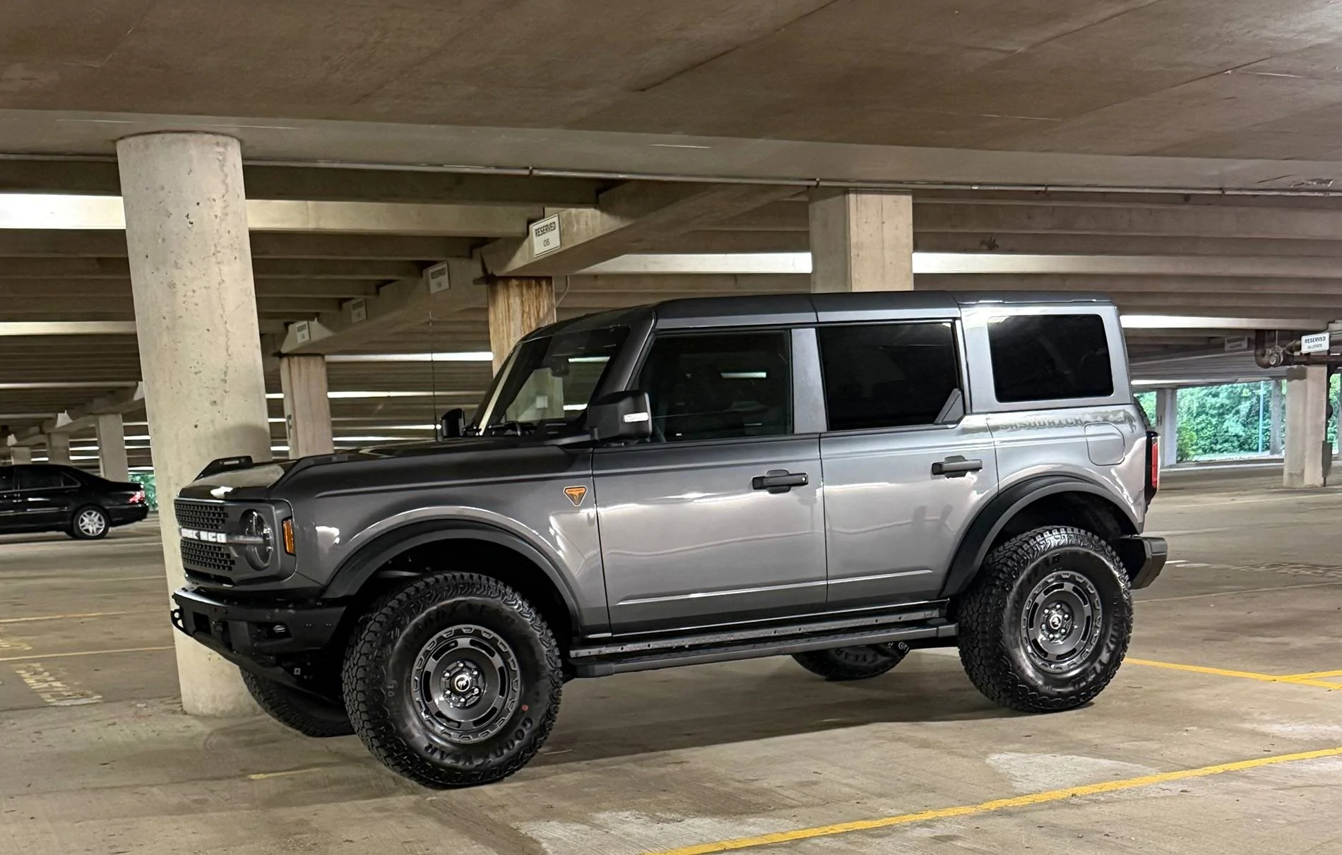 Ford Bronco CARBONIZED GRAY Bronco Club IMG_7231