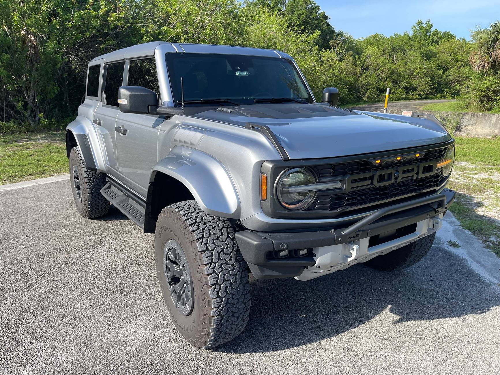 Ford Bronco DV8 parts IMG_3859
