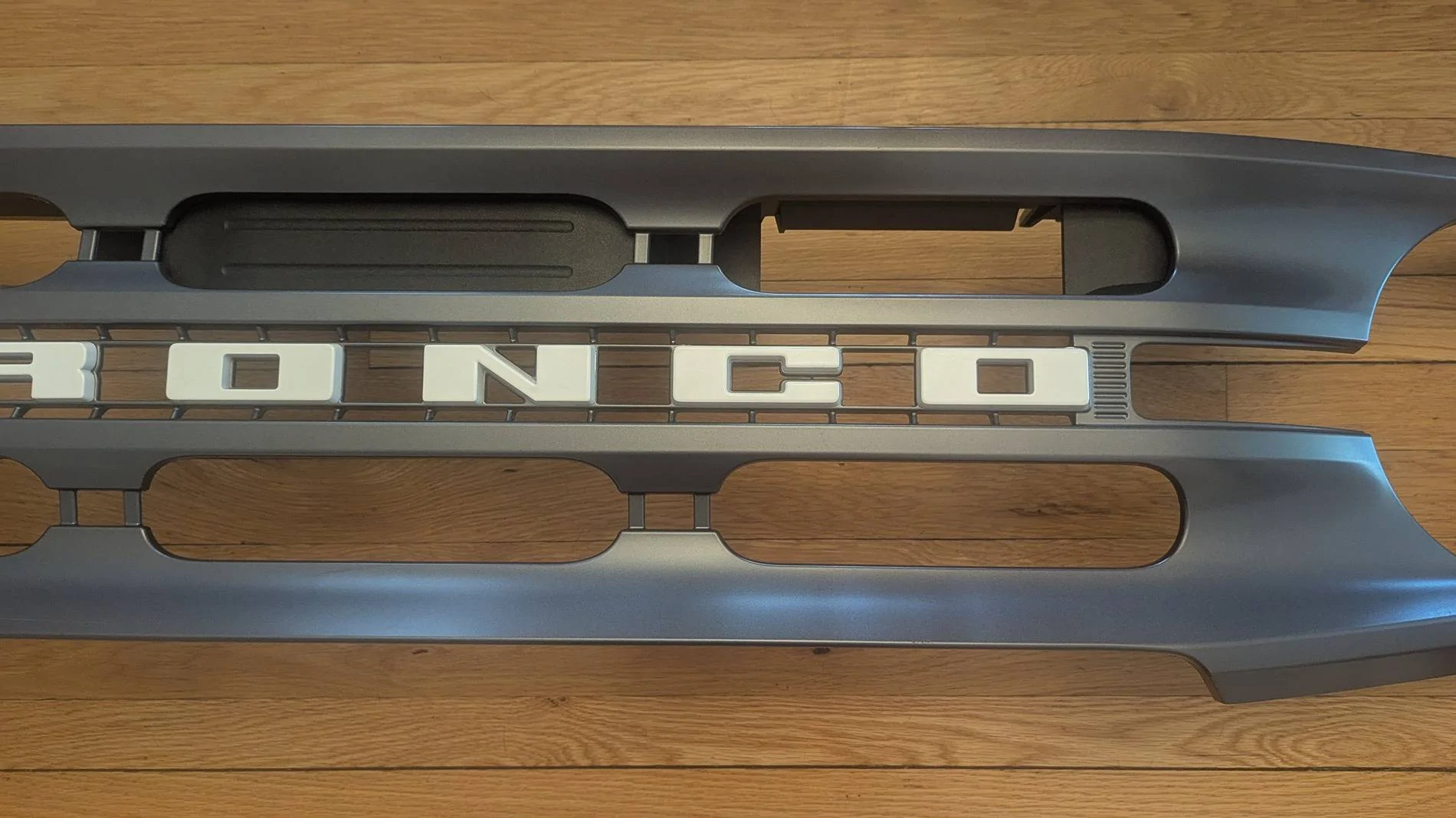 Ford Bronco OEM Bronco Big Bend Grille - Like new PXL_20250703_141507930