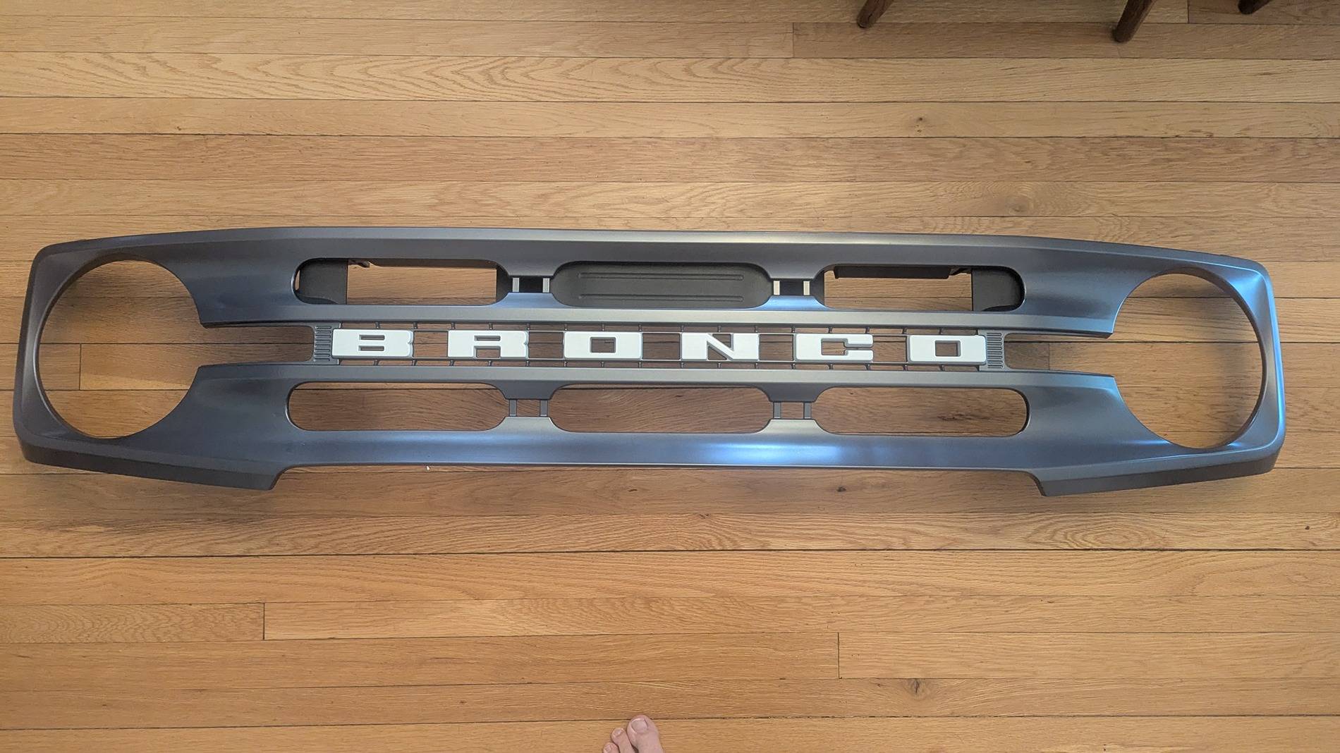Ford Bronco OEM Bronco Big Bend Grille - Like new PXL_20250703_141518149