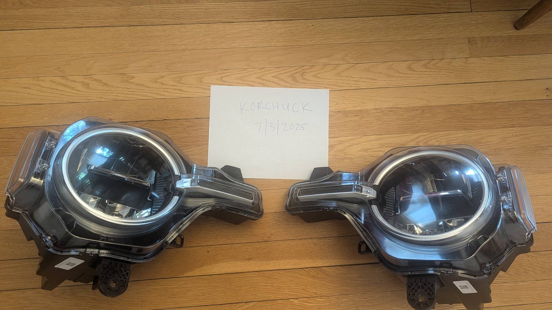 Ford Bronco OEM Bronco Standard Headlights - Like New PXL_20250703_142437109