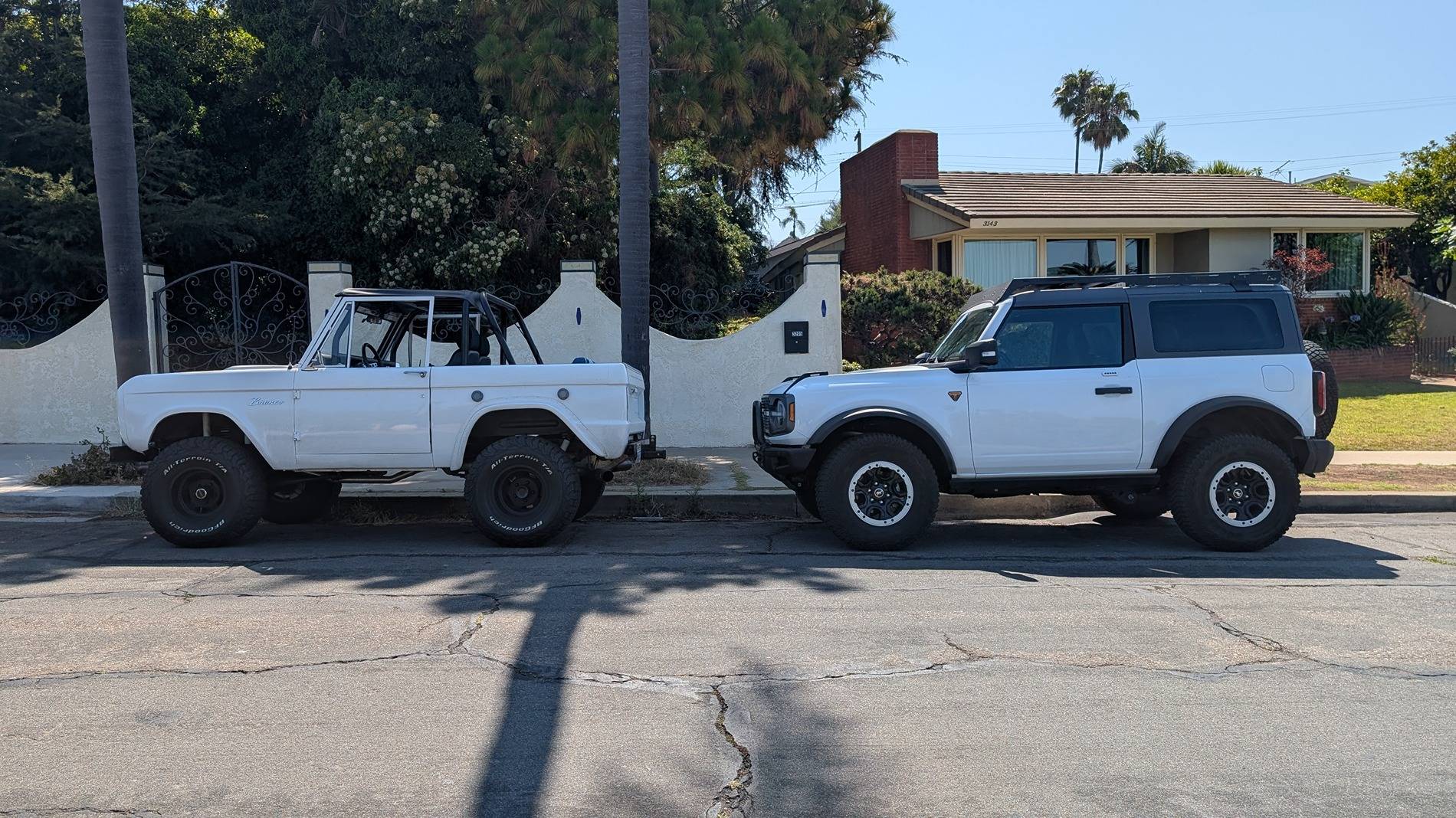 Ford Bronco Old vs New - Anyone know the model year? 1000062111