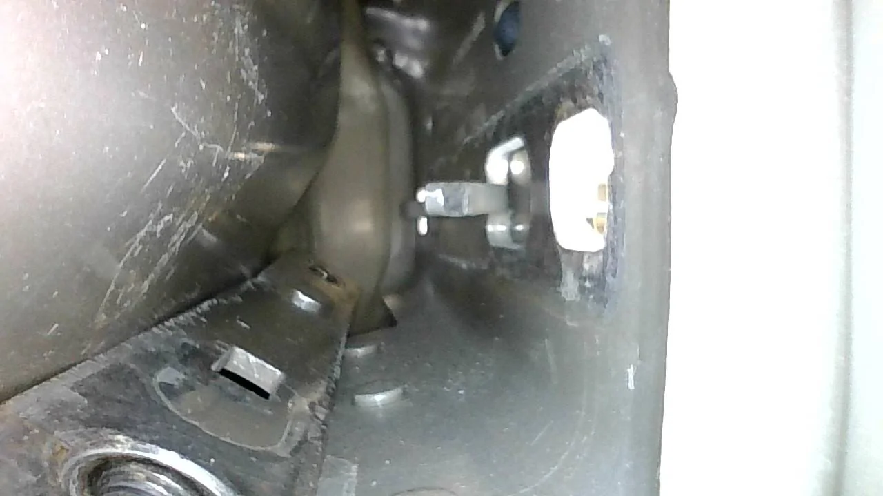 Ford Bronco The DEFINITIVE "hinge nut insert fell inside the tailgate" thread PIC00003