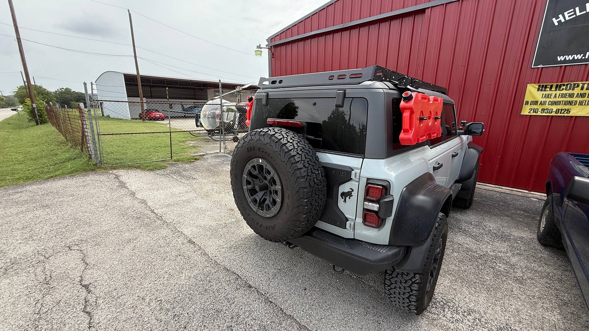 Ford Bronco JCR vs Trailrax Half Rack IMG_8328