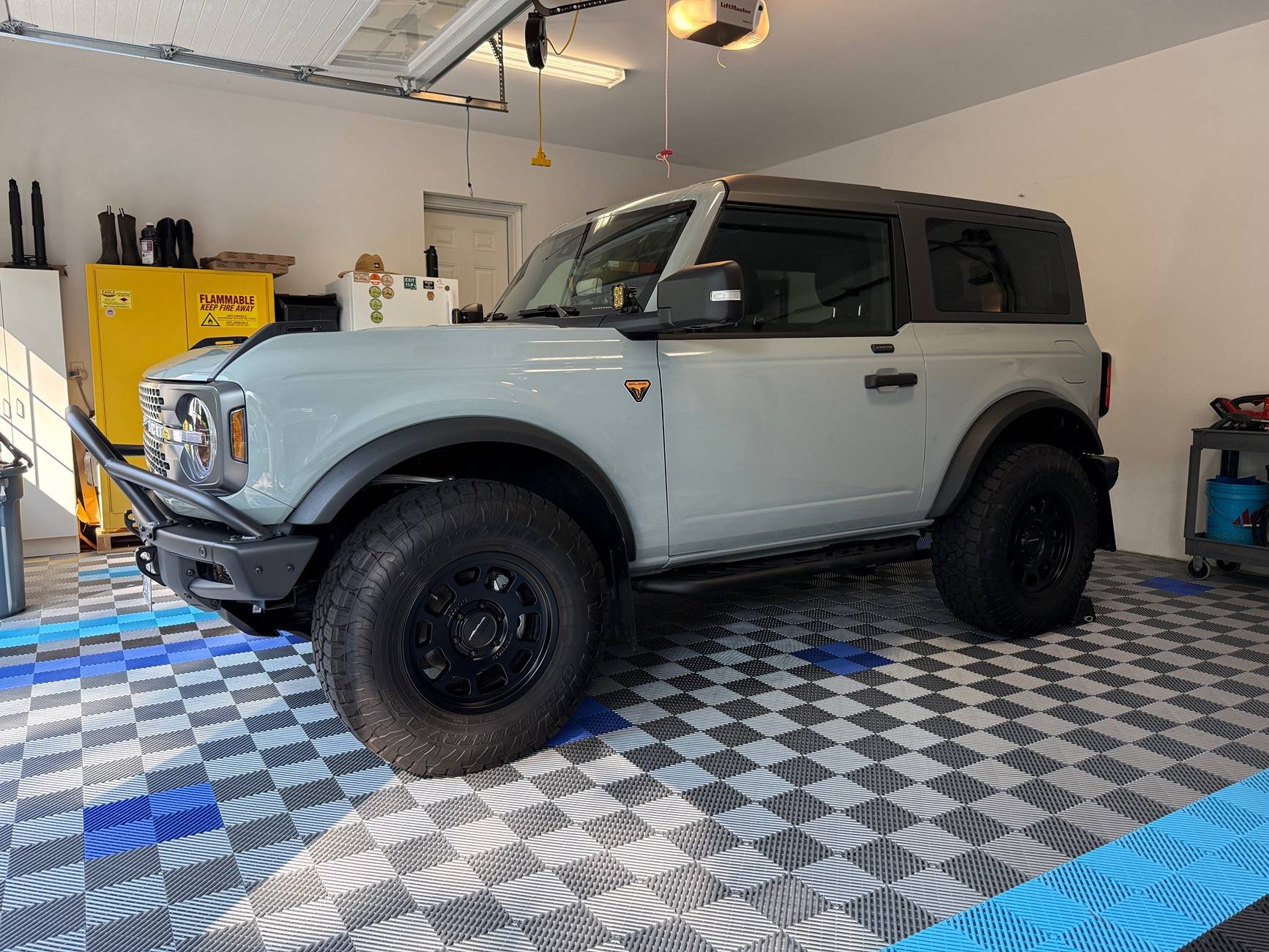 Ford Bronco 2021 2 Door Badlands Manual trans with 6700 miles $44,000 IMG_1792
