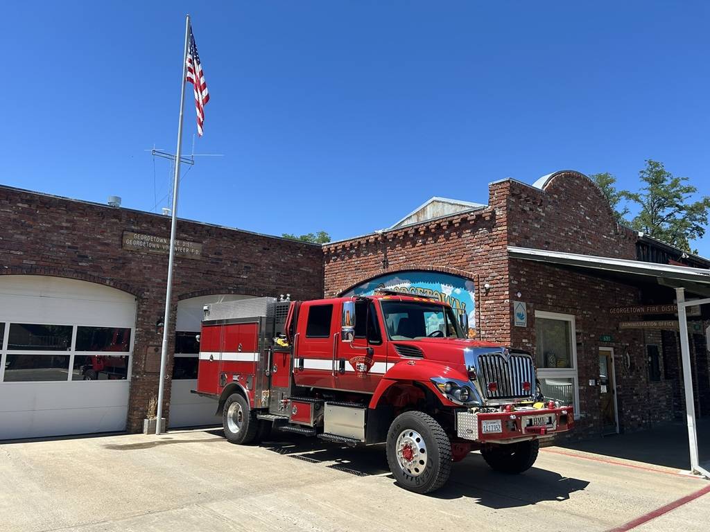 Ford Bronco 2025 Badlands 7MT Arrived Georgetown Fire Station small