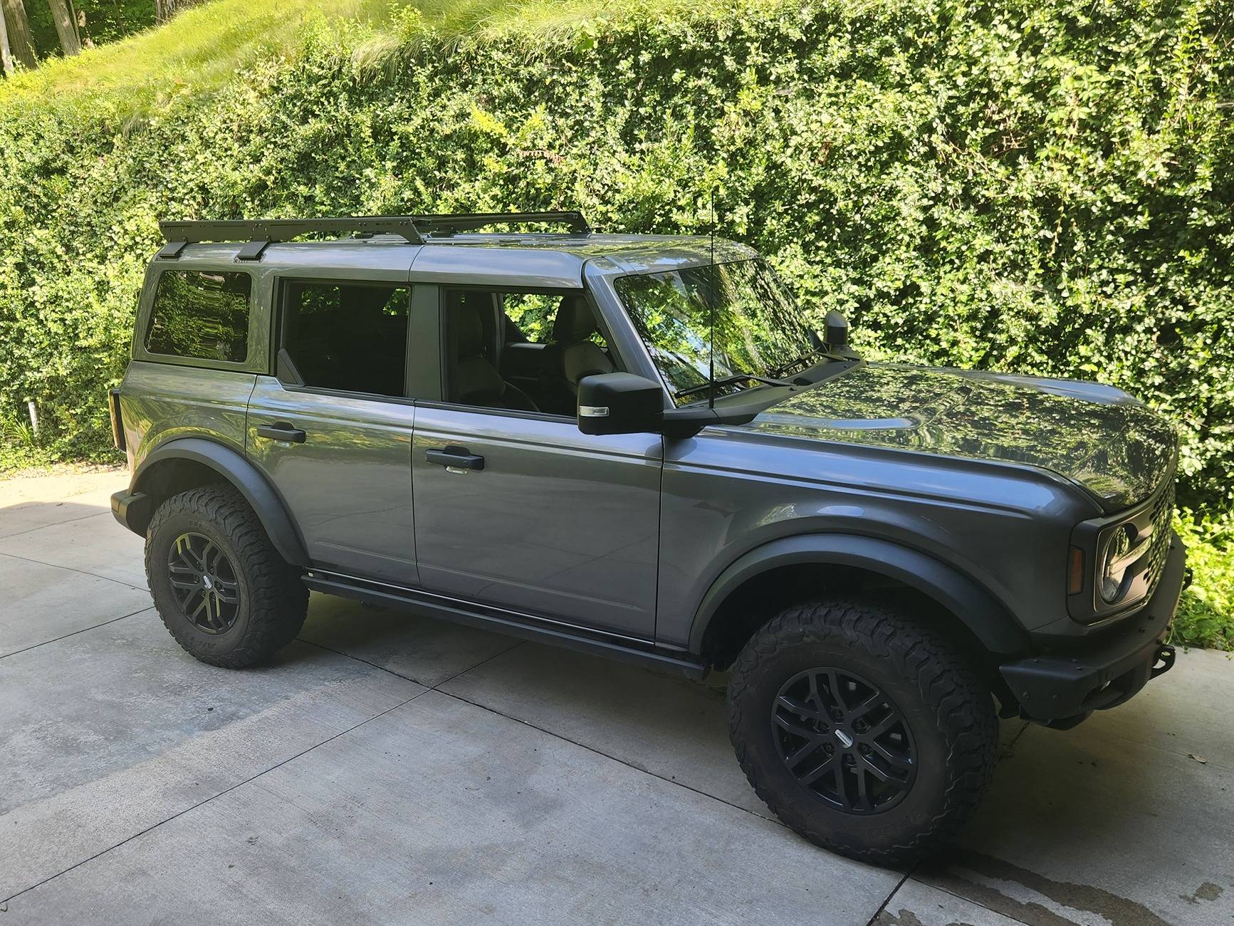 Ford Bronco Turn Offroad Hard Top w/ Roof Racks 20250706_165925