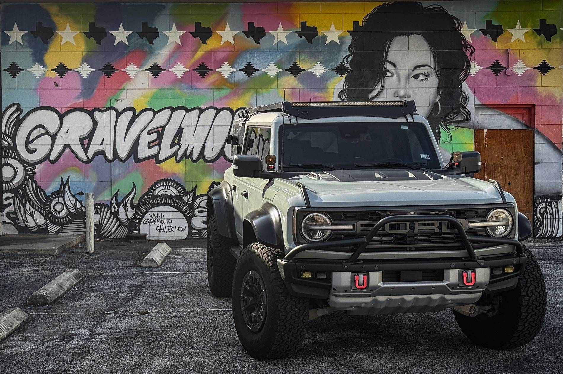 Ford Bronco JCR vs Trailrax Half Rack IMG_8040