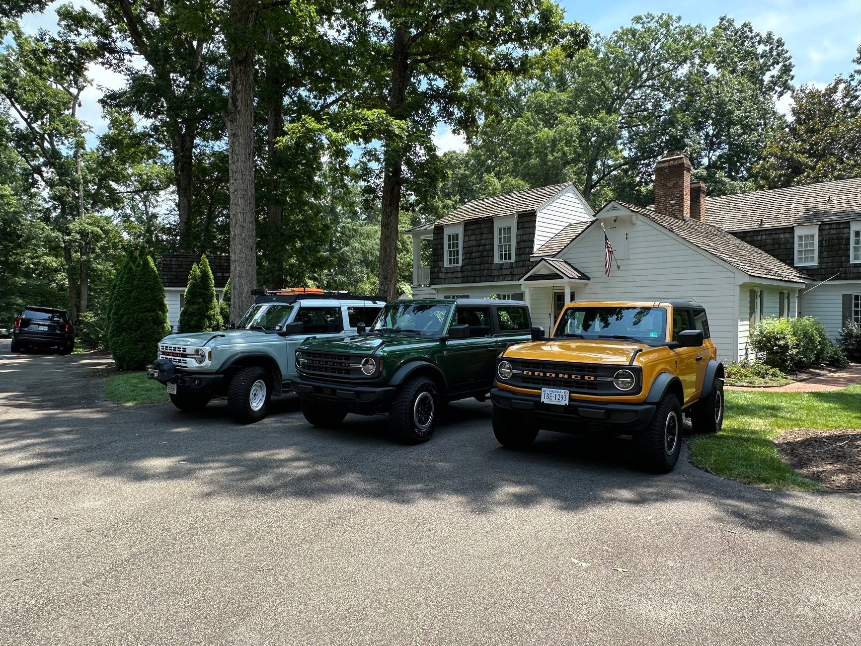 Ford Bronco Let's see the stablemates!!! IMG_2965