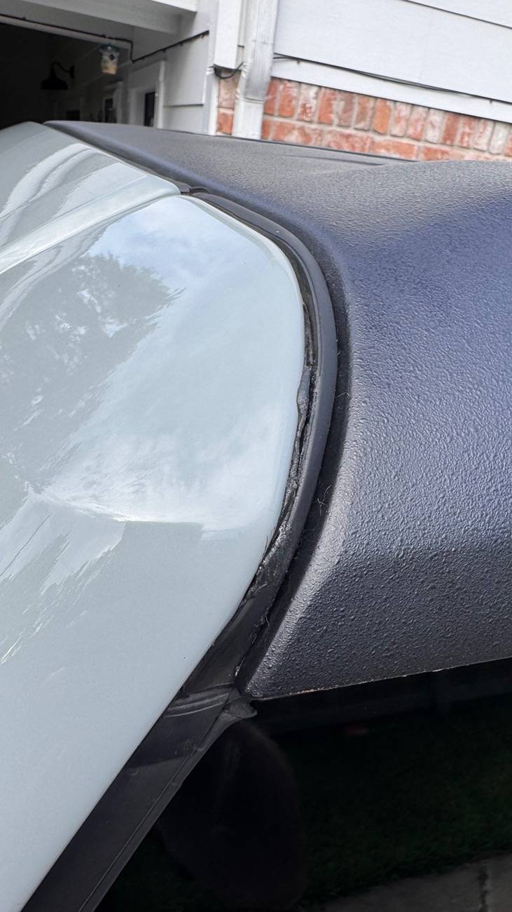 Ford Bronco PSA:  Leaking water coming thru sun visor - video IMG_3647