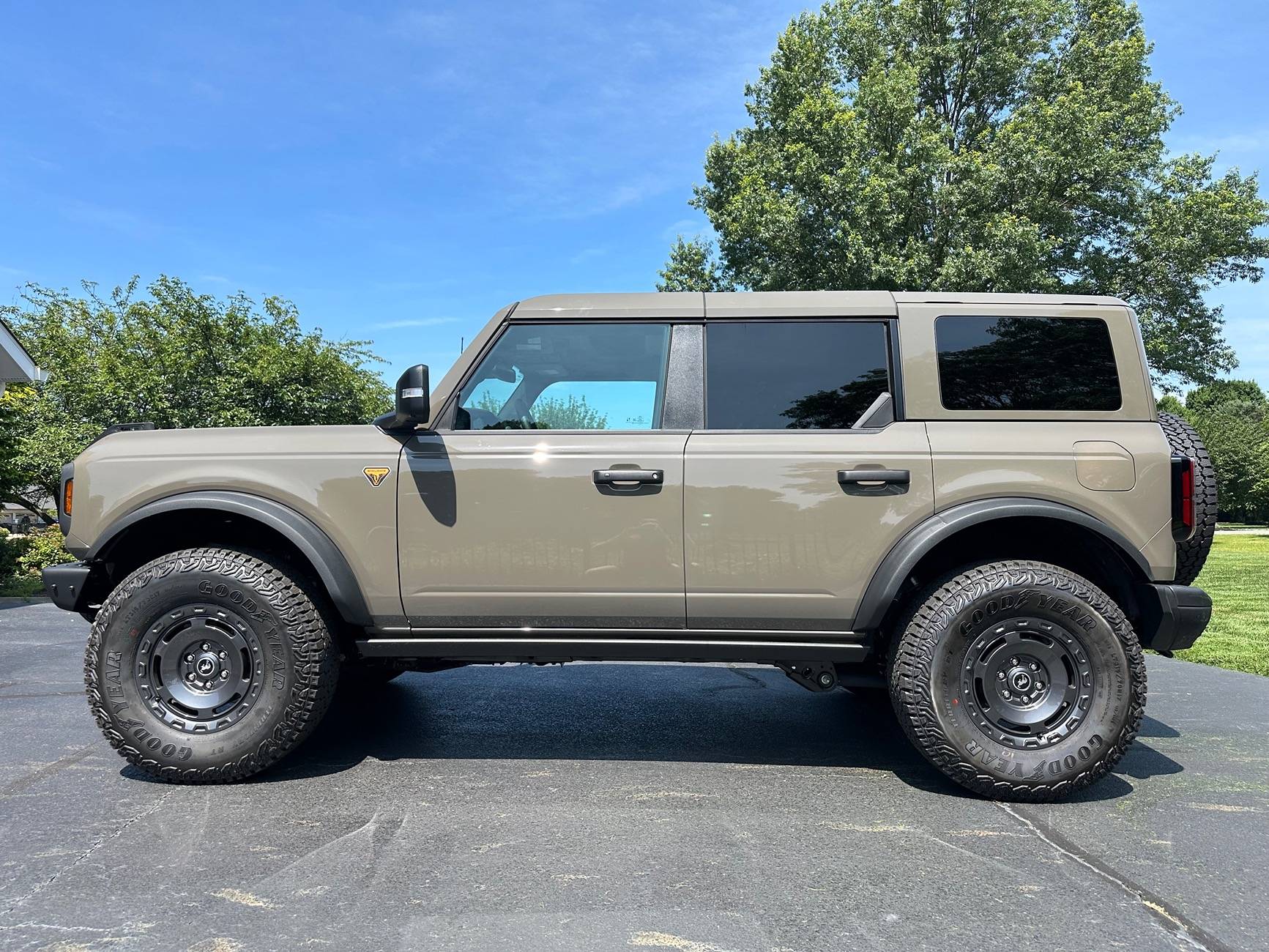 Ford Bronco MARSH GRAY Bronco Club IMG_0238