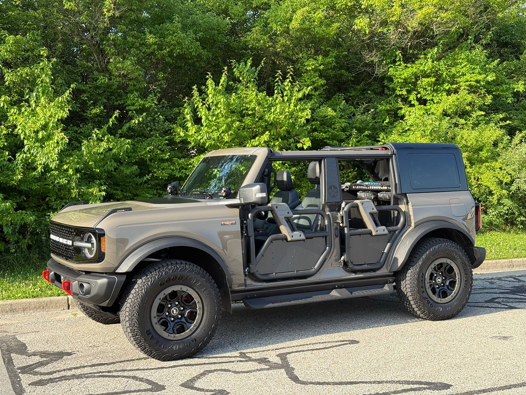 Ford Bronco MARSH GRAY Bronco Club IMG_2703