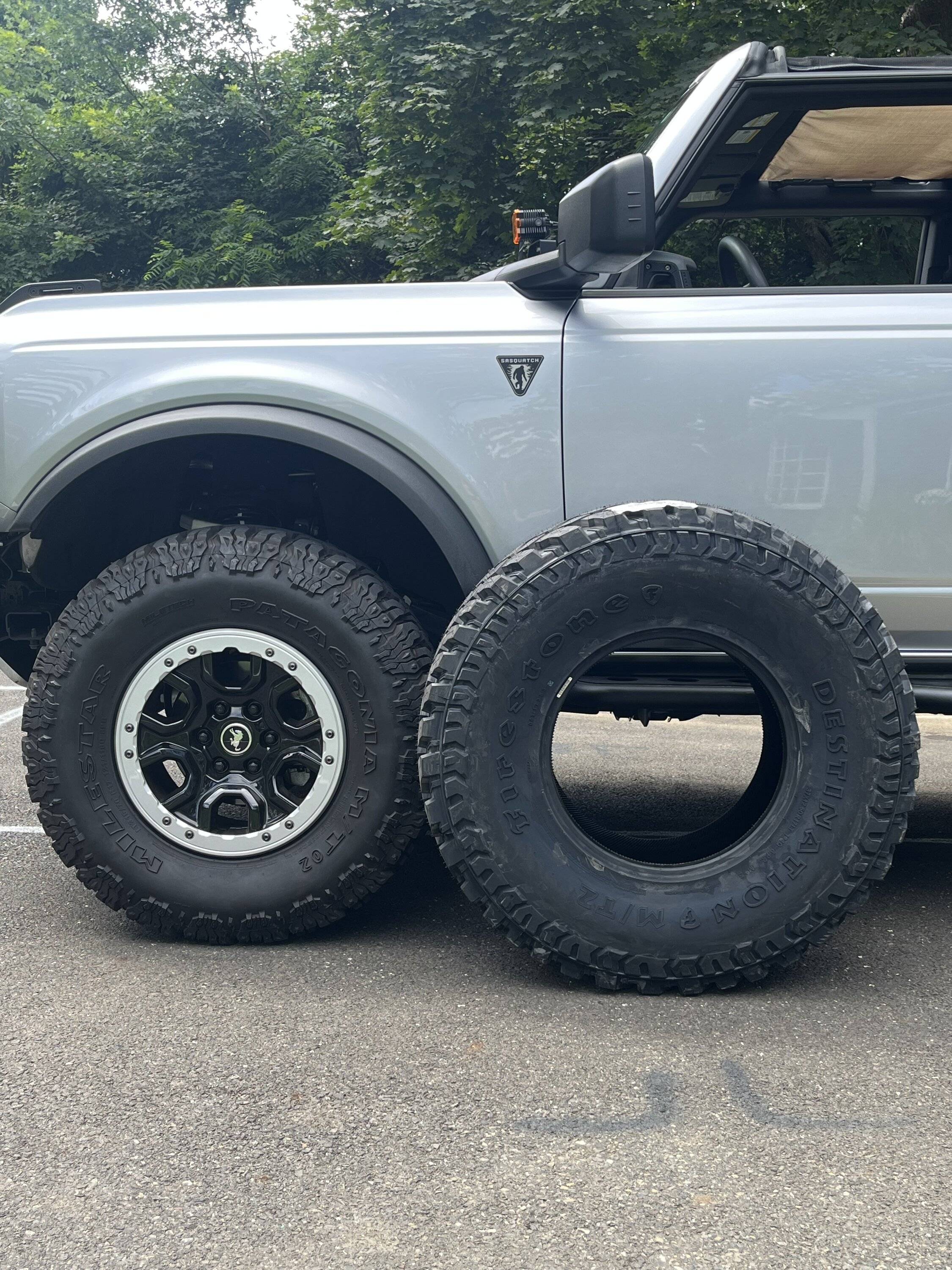 Ford Bronco Aftermarket wheel center cap options. IMG_6906