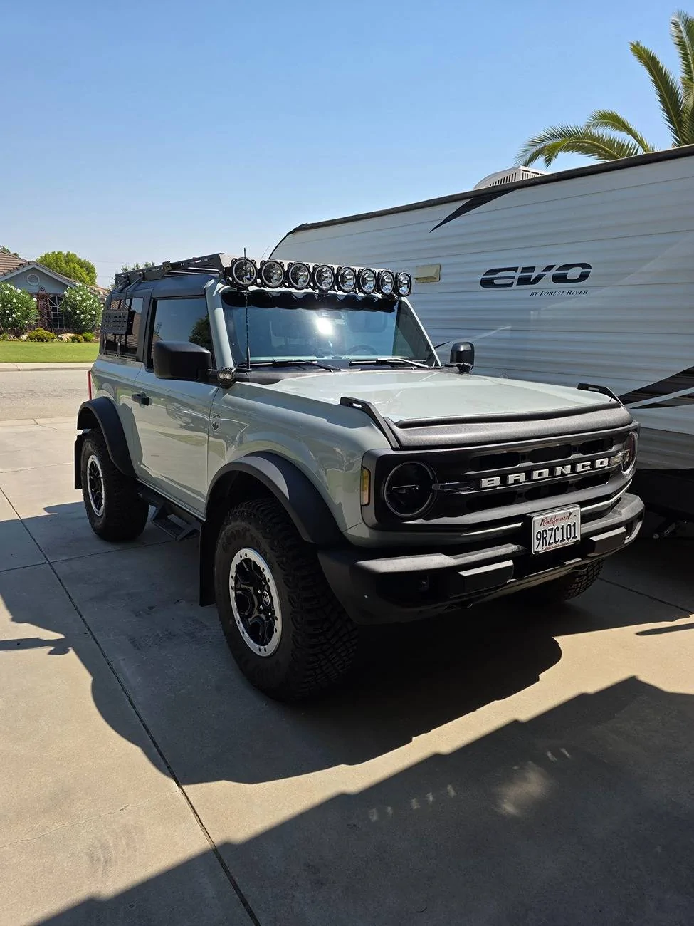 Ford Bronco Busy weekend for lighting/wiring. 1000002190